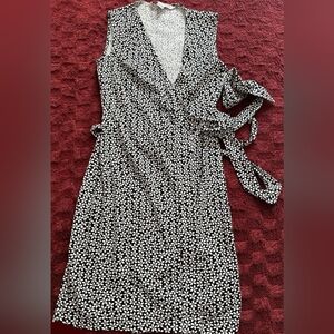 Diane Von Furstenberg Black and White Midi Dress Size 6